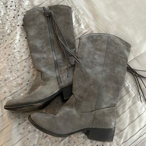 Cute Madden Cowgirl Boots Size 7.5M